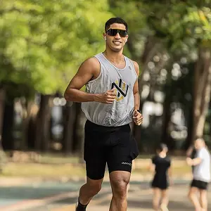 Dr. Victor Hugo, Nutricionista Esportivo (CRN-3 61864) fundador da Clínica Innvicto, focando na performance e hipertrofia em São Paulo